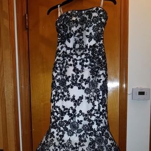 TIFFANY DESIGN SIZE 6 EVENING GOWN